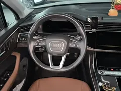 2023 Audi Q7 55 TFSI quattro S line, чёрный — фото 12