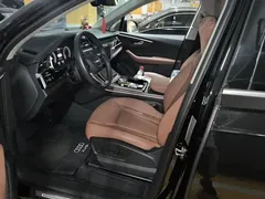 2023 Audi Q7 55 TFSI quattro S line, чёрный — фото 17