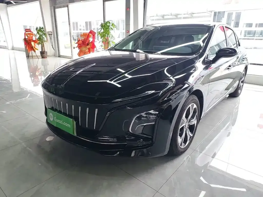 2023 Hongqi E-QM5 Basic Mobility