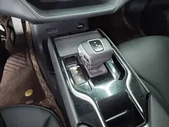 2023 Hongqi E-QM5 Basic Mobility, чёрный — фото 14