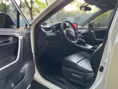 2022 Toyota Wildlander 2.0L CVT 2WD, белый — фото 11