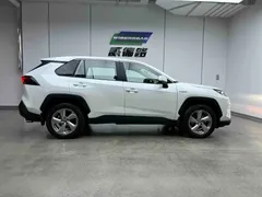 2022 Toyota RAV4 Hybrid 2.5L E-CVT 2WD Elite, белый — фото 11