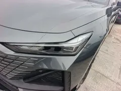 2023 Changan UNI-V 1.5T Premium — фото 4