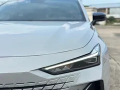 2022 Changan UNI-V 1.5T Premium — фото 4