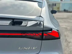 2022 Changan UNI-V 1.5T Premium — фото 5
