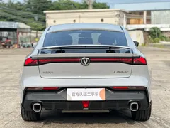 2022 Changan UNI-V 1.5T Premium — фото 8