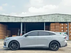 2022 Changan UNI-V 1.5T Premium — фото 12