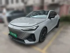 2022 Changan UNI-V 1.5T — фото 2