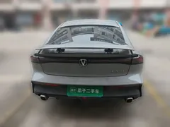 2022 Changan UNI-V 1.5T — фото 4