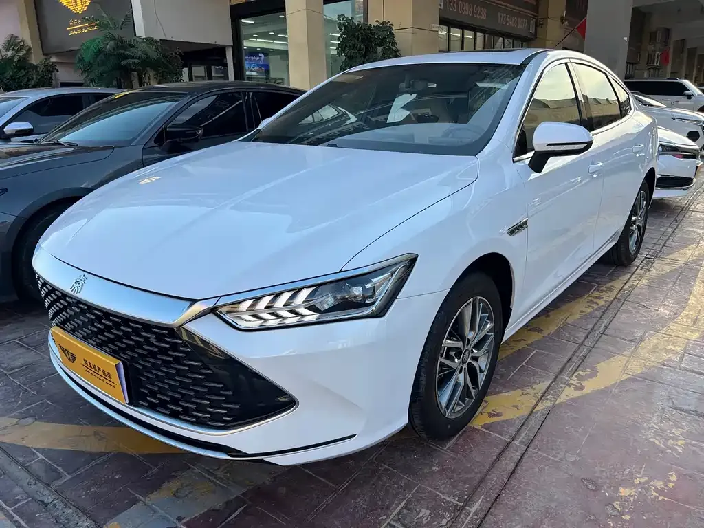 2023 BYD Qin PLUS DM-i 120KM