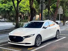 2022 Mazda 3 2.0L, белый — фото 1