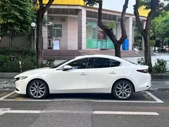 2022 Mazda 3 2.0L, белый — фото 17