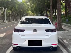 2022 Mazda 3 2.0L, белый — фото 19