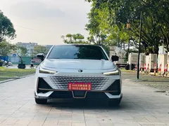2022 Changan UNI-V 1.5T, белый — фото 2