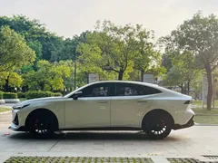 2022 Changan UNI-V 1.5T, белый — фото 18
