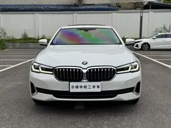 2021 BMW 5 Series 530Li Luxury Package, белый — фото 2