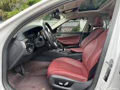 2021 BMW 5 Series 530Li Luxury Package, белый — фото 7