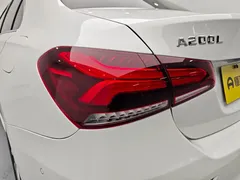 2021 Mercedes-Benz A-Class A 200 L, белый — фото 10