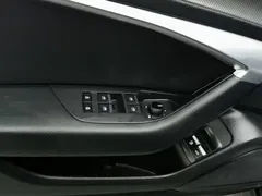 2020 Audi 55 TFSI e quattro, чёрный — фото 9