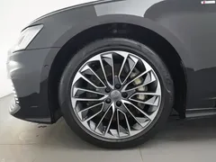 2020 Audi 55 TFSI e quattro, чёрный — фото 17
