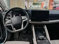 2024 BYD Yuan UP 401km Vitality, белый — фото 8