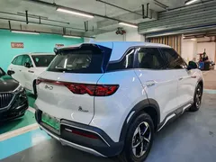 2024 BYD Yuan UP 401km Vitality, белый — фото 15