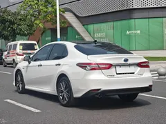 2021 Toyota Camry Hybrid 2.5HG Luxury, белый — фото 6