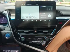 2021 Toyota Camry Hybrid 2.5HG Luxury, белый — фото 16