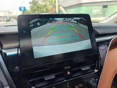 2021 Toyota Camry Hybrid 2.5HG Luxury, белый — фото 17
