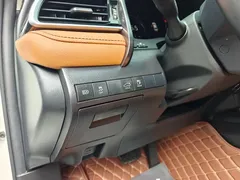 2021 Toyota Camry Hybrid 2.5HG Luxury, белый — фото 20