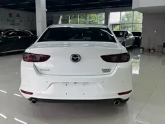 2021 Mazda 3 2.0L AT, белый — фото 5