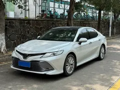 2019 Toyota Camry 2.5G, белый — фото 1