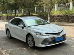 2019 Toyota Camry 2.5G, белый — фото 3