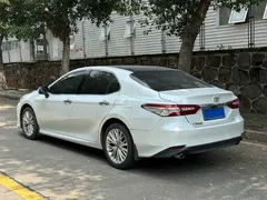 2019 Toyota Camry 2.5G, белый — фото 5