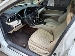2019 Toyota Camry 2.5G, белый — фото 7