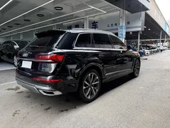 2021 Audi Q7 55 TFSI quattro S line, чёрный — фото 21