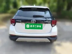 2022 Toyota Yaris L Zhixuan X 1.5L CVT Premium, белый — фото 3