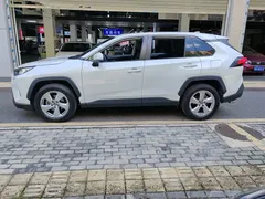 2021 Toyota RAV4 2.0L CVT 2WD Fashion, белый — фото 3