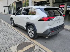 2021 Toyota RAV4 2.0L CVT 2WD Fashion, белый — фото 4