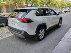 2021 Toyota RAV4 2.0L CVT 2WD Fashion, белый — фото 5