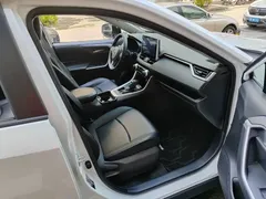 2021 Toyota RAV4 2.0L CVT 2WD Fashion, белый — фото 9