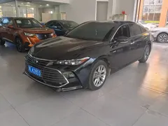 2022 Toyota Avalon Hybrid 2.5L Luxury, чёрный — фото 1