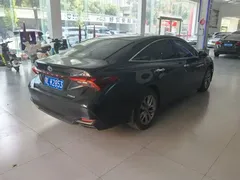 2022 Toyota Avalon Hybrid 2.5L Luxury, чёрный — фото 7