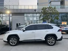 2022 Toyota Wildlander 2.0L CVT 2WD Luxury Plus, белый — фото 3