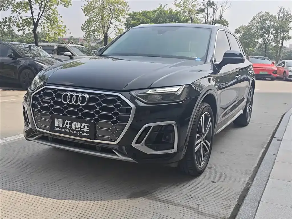 奥迪Q5L 2021款 40 TFSI 时尚动感型
