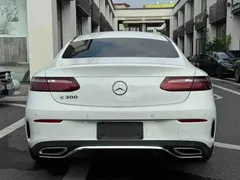 2021 Mercedes-Benz E 300, белый — фото 4