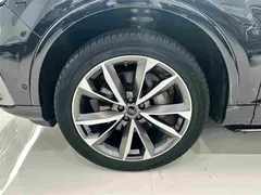 2021 Audi Q7 55 TFSI quattro S line Sport, чёрный — фото 4