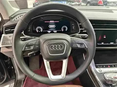 2021 Audi Q7 55 TFSI quattro S line Sport, чёрный — фото 7
