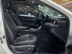 2021 Toyota Camry 2.0G Luxury, белый — фото 5