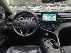 2021 Toyota Camry 2.0G Luxury, белый — фото 8